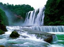 貴州黃果樹瀑布、萬峰林、萬峰湖、馬嶺河峽谷、平塘天眼、西江千戶苗寨、小七孔雙飛六日游 貴州黃果樹瀑布、萬峰林、萬峰湖、馬嶺河峽谷、平塘天眼、西江千戶苗寨、小七孔雙飛六日游