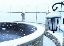 威海文登山泰滑雪場+滴水灣溫泉度假兩日游