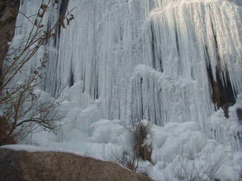 愛她，這個冬天就帶她一起去蒙山看冰瀑吧