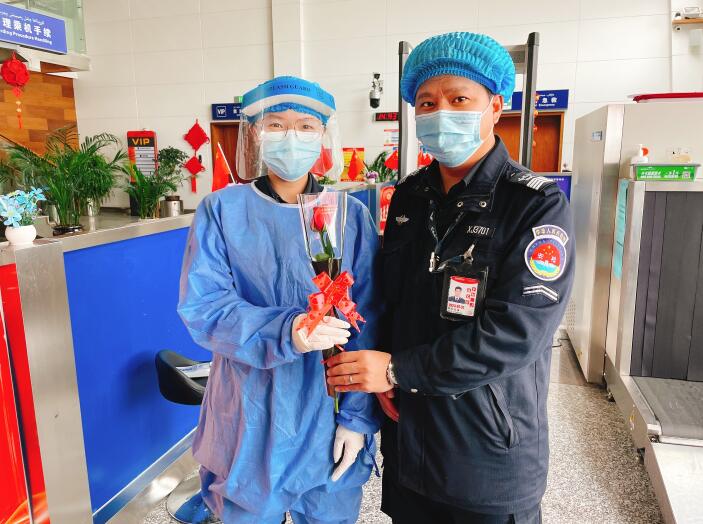 巾幗芳華 關(guān)愛(ài)女性·富蘊(yùn)機(jī)場(chǎng)“三八”婦女節(jié)主題活動(dòng)