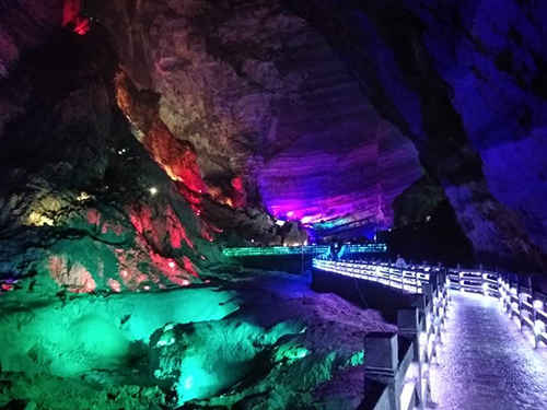 圖：溶洞內景象