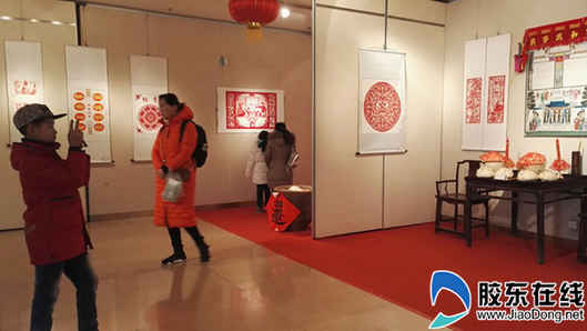 網(wǎng)絡(luò)祝年：巧手剪春 煙臺市慶新春剪紙精品展開幕