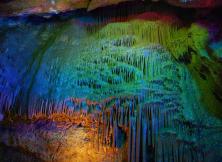 【國慶假期】沂水地下大峽谷、螢火蟲水洞、雪山彩虹谷二日游