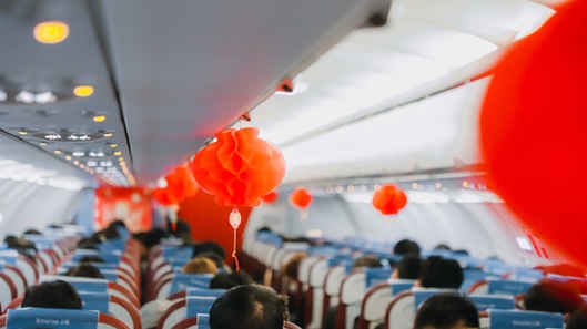 首都航空舉辦“萬家燈火，總有一盞為你而亮”元宵節主題機上活動