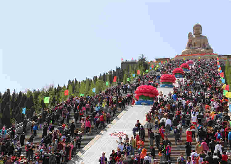 出游高峰也能佛系度假，來龍口南山休閑過五一