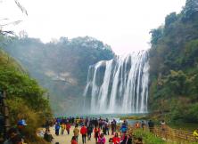 貴陽黃果樹瀑布、小七孔、龍宮、西江千戶苗寨、青巖古鎮雙飛6日游