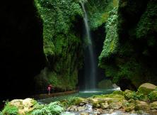 長壽之鄉(xiāng)巴馬+南寧+德天跨國大瀑布+通靈大峽谷壽探秘5日