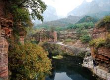 萬仙山郭亮影視村+太行山大峽谷臥鋪四日游