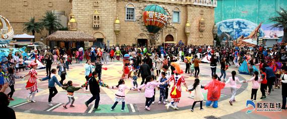 歐樂堡夢幻世界花車巡游互動