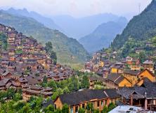 黃果樹、荔波小七孔、西江苗寨、青巖古鎮親子雙飛六日游