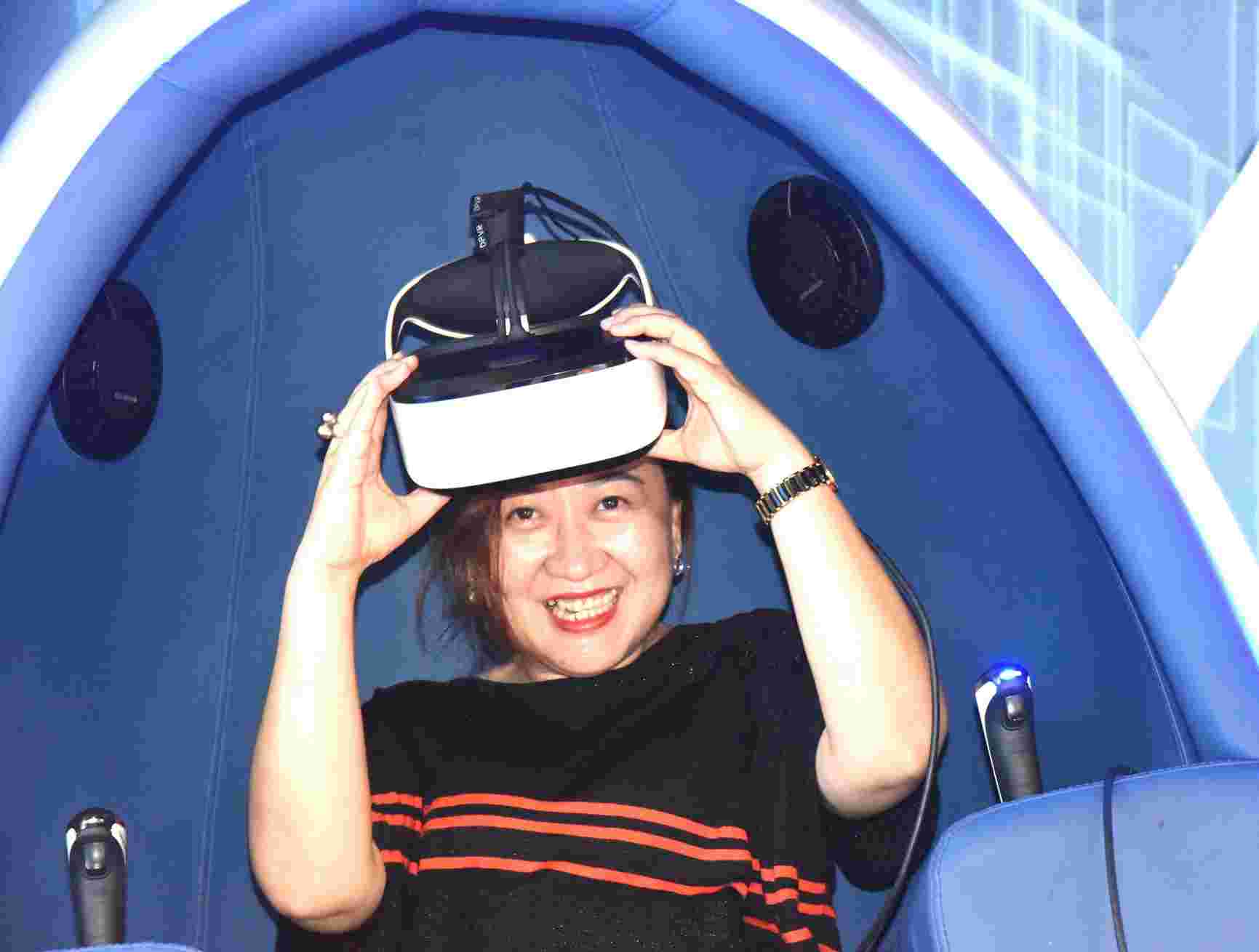 游客正在海洋牧場觀光拍照休閑的一組照片。牛立志攝